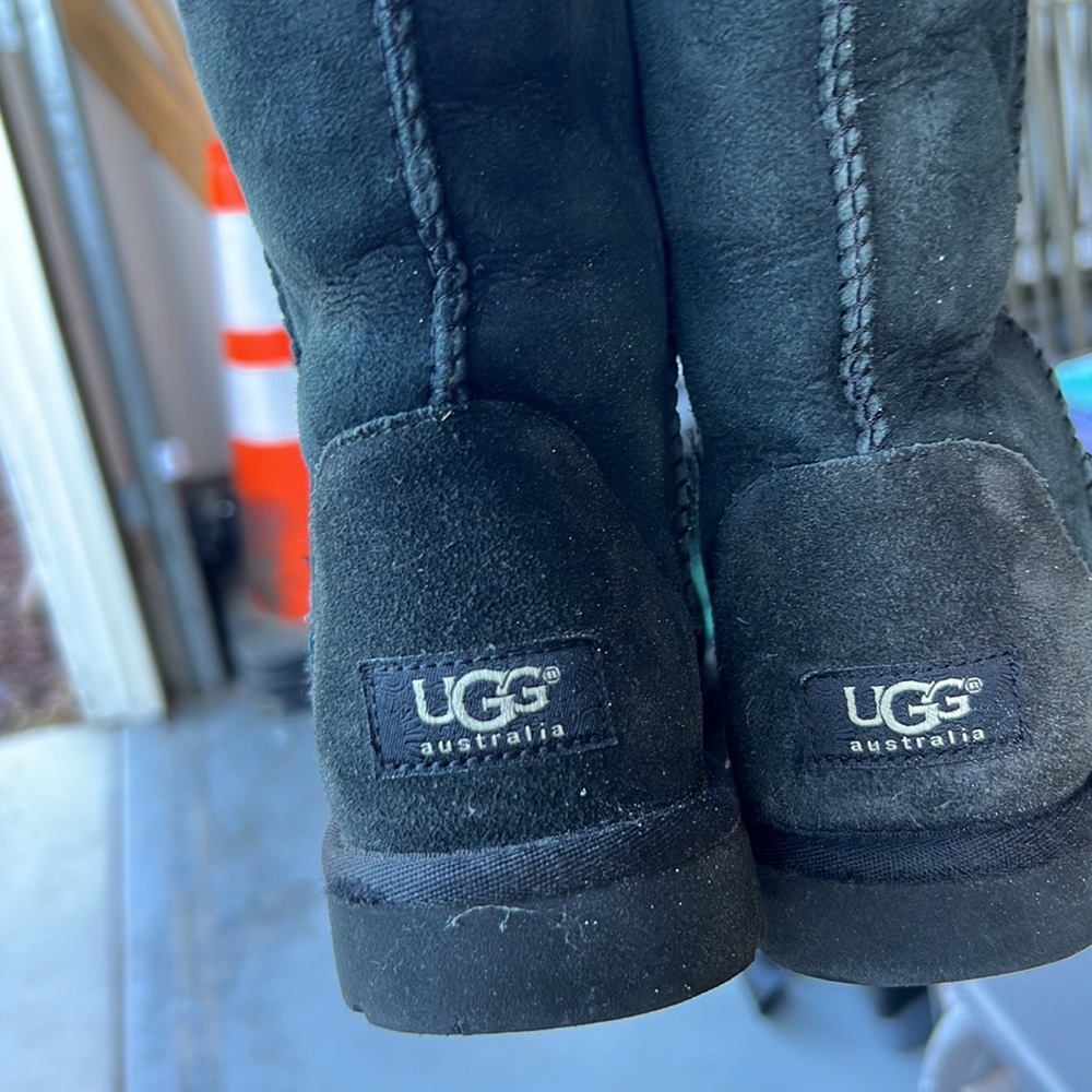 Uggs - image 4